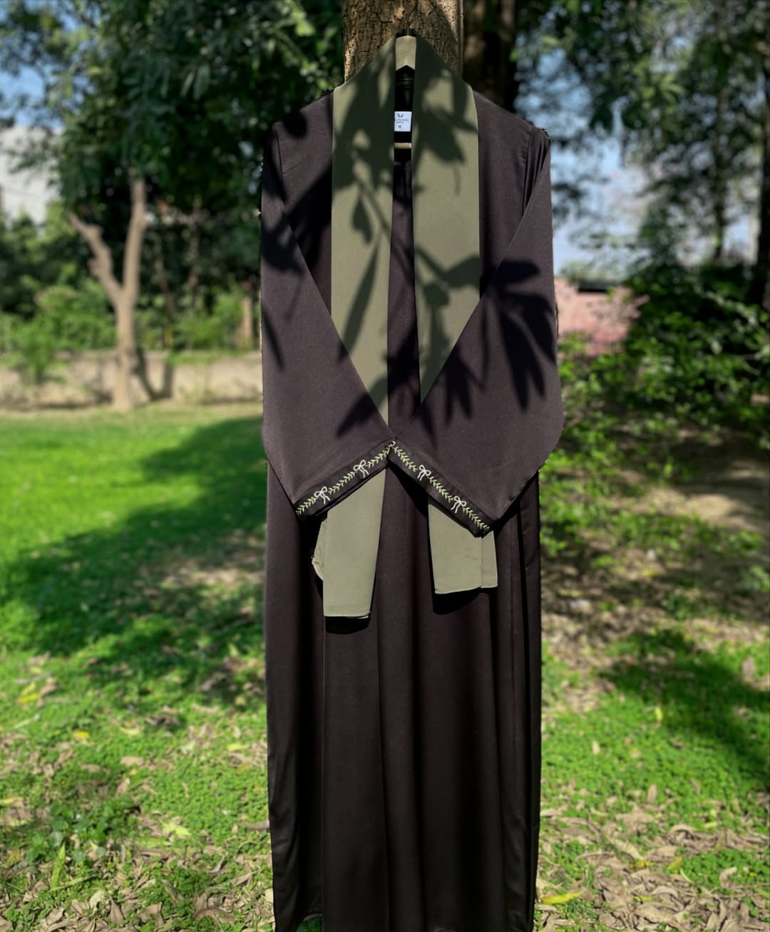 Black Bow Hand Embroidered Abaya