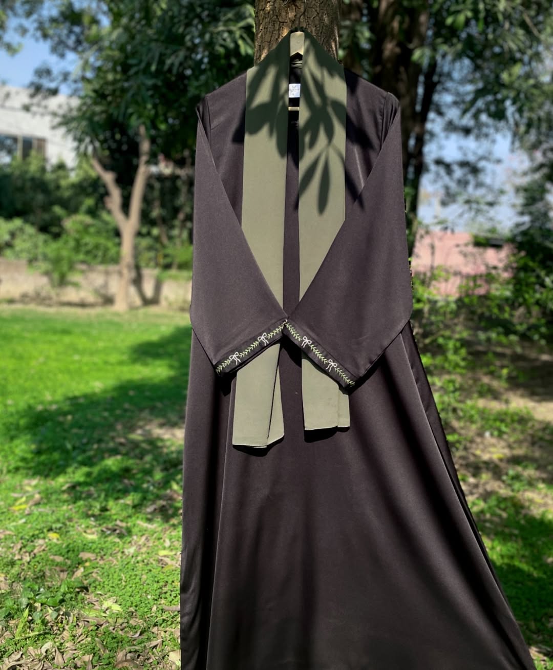 Black Bow Hand Embroidered Abaya