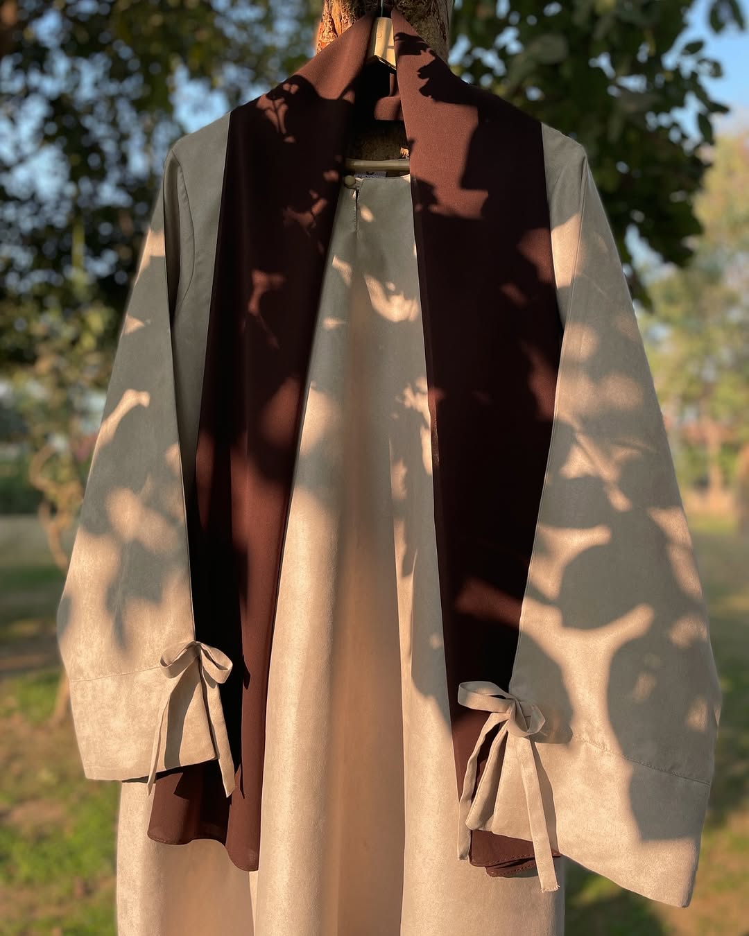 Beige and Brown Bow Abaya